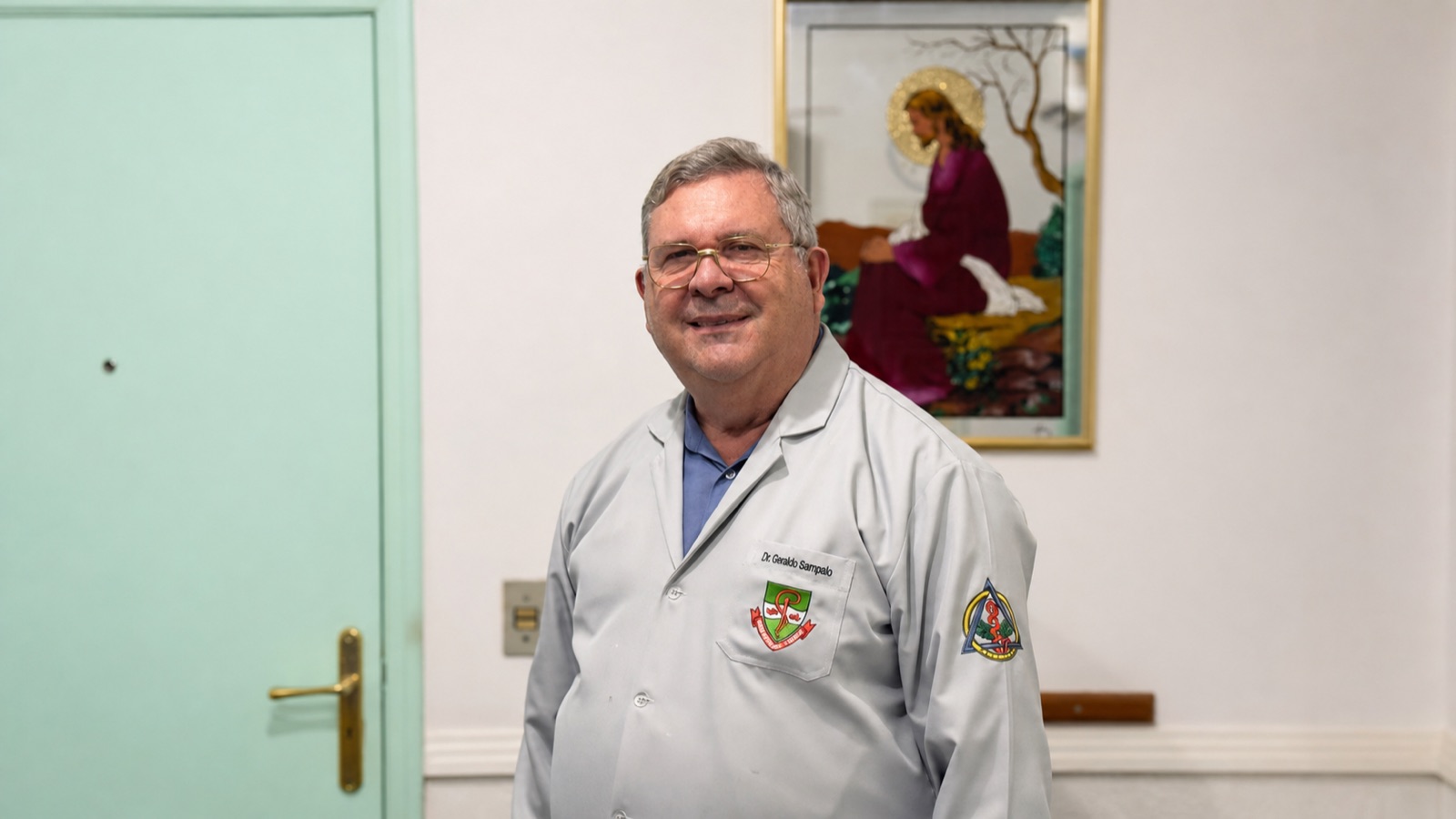 Dr. Geraldo J. F. Sampaio no consultório da Vila Leis, em Itu.